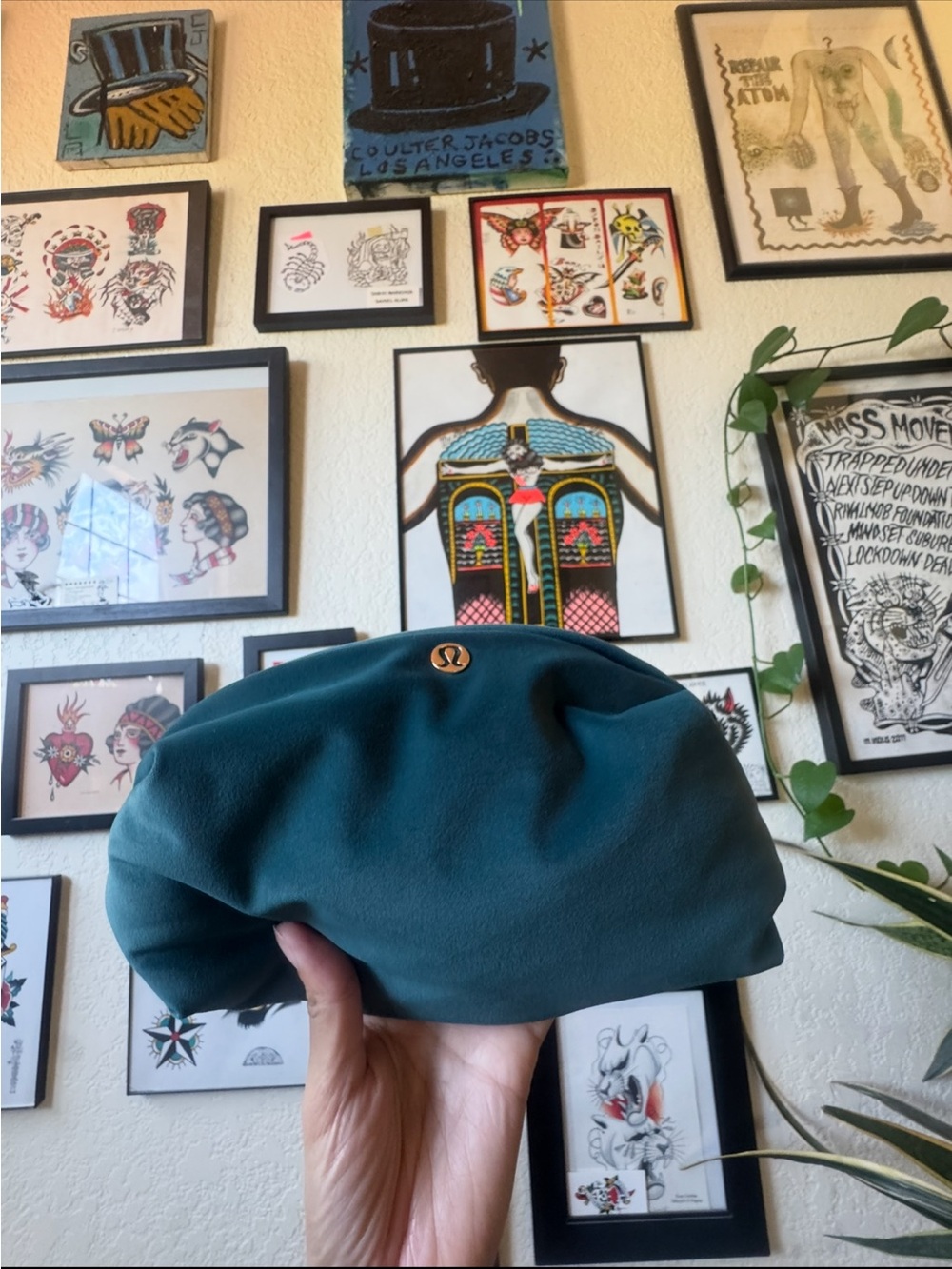 lululemon athletica *NWOT* Feeling Ready Velour Pouch  in Green Jasper